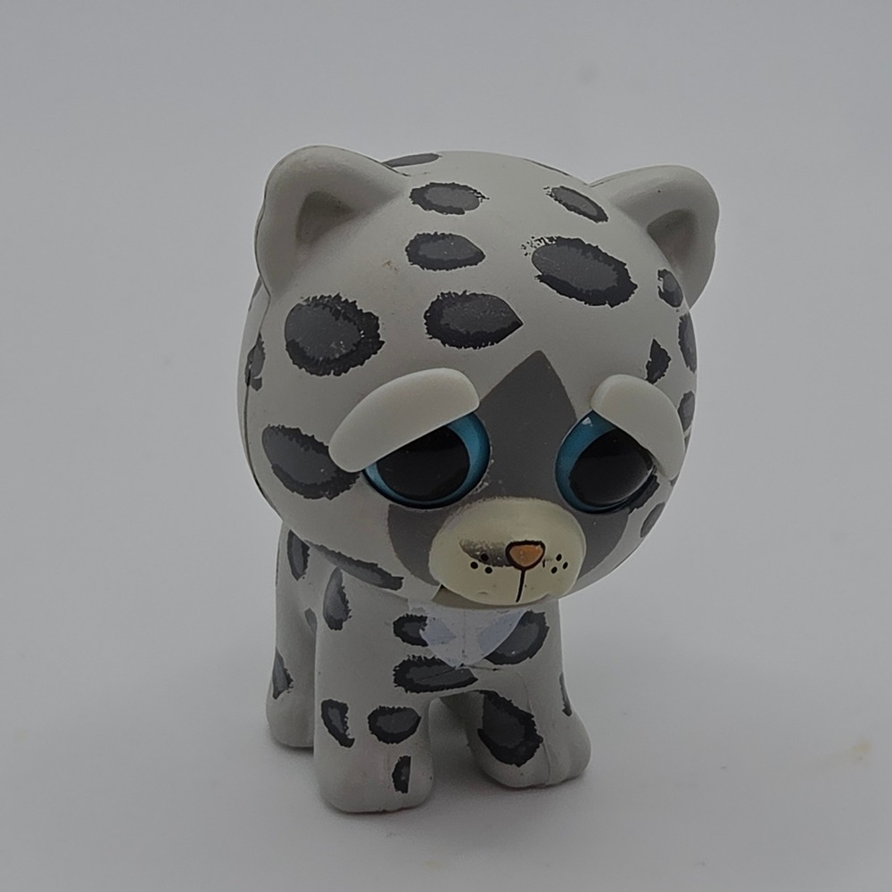 Feisty Pets Lethal Lena Mini Figure Jazwares 2018 Grey Toy